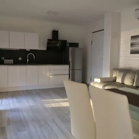 Amazing View Apartment Nin