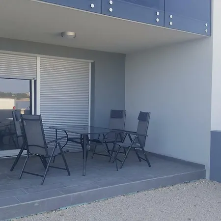 Amazing View Apartment Nin